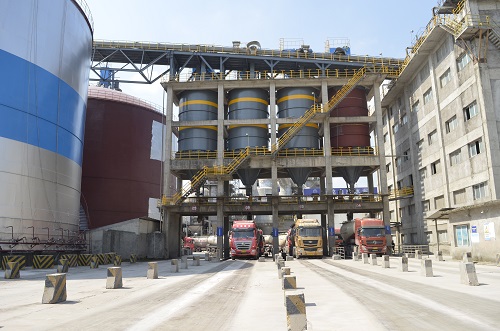 散裝：普通硅酸鹽水泥——P·O52.5，P·O52.5低堿,P·O52.5R，中熱水泥——PMH42.5